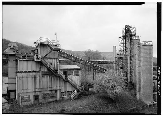 GENERAL VIEW OF ROTARY DRYER AND CONVEYORS, LOOKING NORTHWEST - Harbison-Walker Refractories Company, Rotary Dryer & Storage Silos